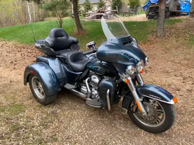 10,500 km. . Beautiful trike which will cruise you down the highway in total comfort. Comfort and sa...