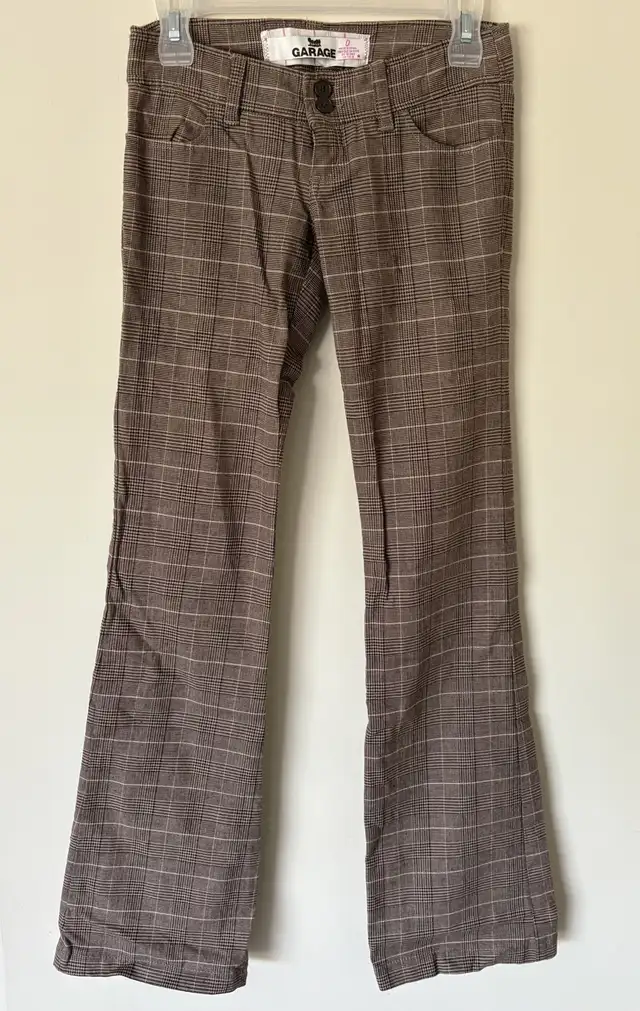 Brown Plaid Pants Size 0 in Women's - Bottoms in Delta/Surrey/Langley - Image 2