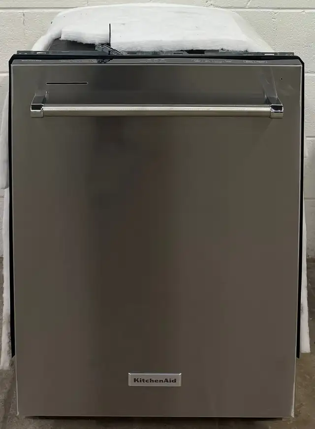 Dishwasher “KITCHEN AID” 24 inch  in Dishwashers in City of Toronto - Image 2
