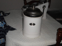 Canister / Cookie Jar / Flour Jar