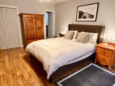 Laurentians  Lakefront  Chalet