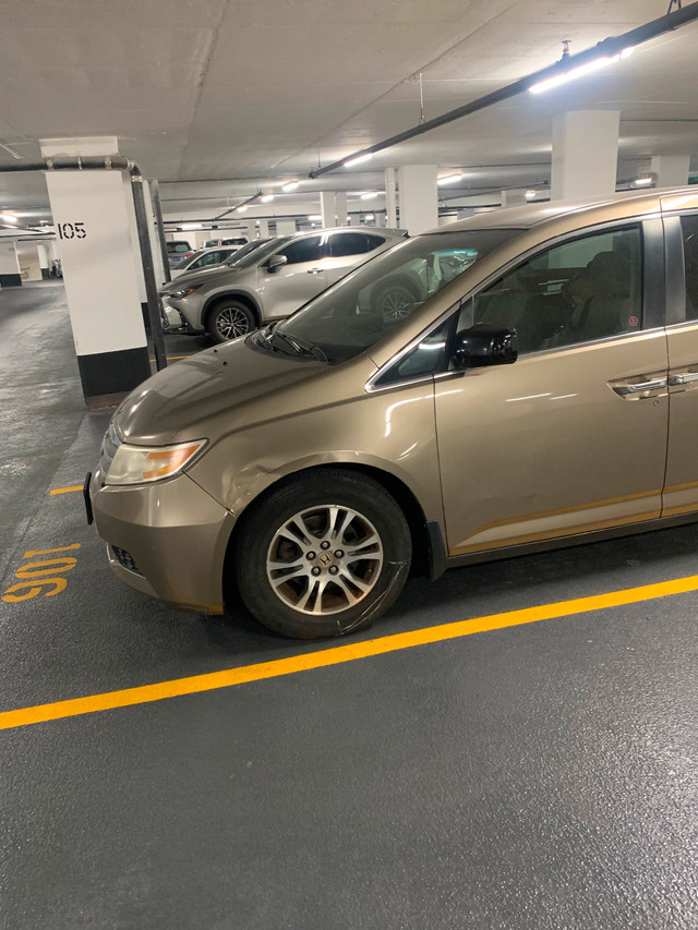 2012 honda odyssey in Cars & Trucks in Markham / York Region - Image 2