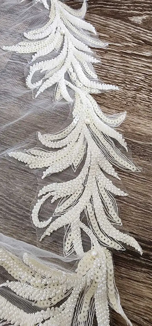 Robe de mariée blanche en satin + voile in Women's - Dresses & Skirts in Longueuil / South Shore - Image 9