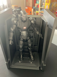 Marvel Diamond Select Avengers War Machine Action Figure 