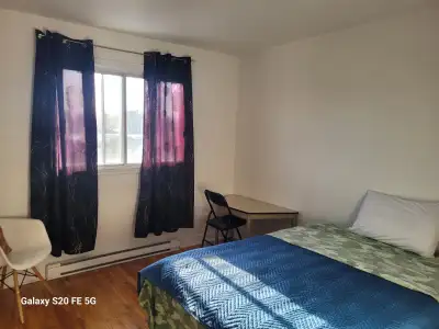 Chambre à louer-Room for rent. Langelier Metro. Available/Dispo
