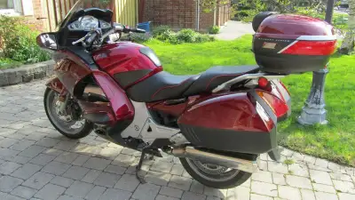 An excellent bike to cover distance in comfort. Powerful,liquid-cooled 1261cc longitudinally mounted...