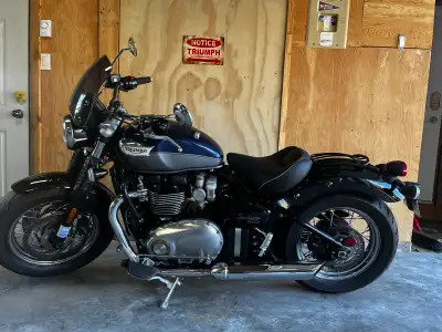 3000k. Like new. With fender eliminator kit, fender rack and Dart Fairing.