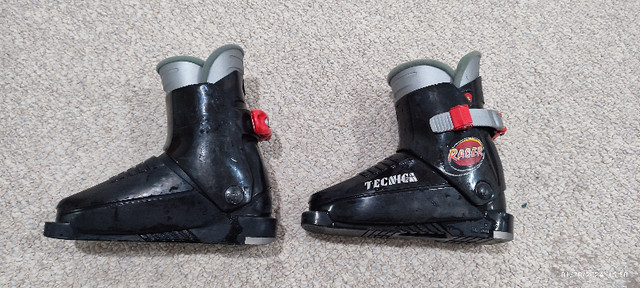 Kids sz 218 mm Tecnica Racer ski boots, SIZE 17.0/17.5 in Ski in Markham / York Region