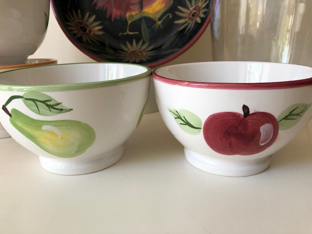 6 pcs. Hand Painted Fruit Bowls + Rooster Plate + Lg Glass Jar in Kitchen & Dining Wares in Delta/Surrey/Langley - Image 4