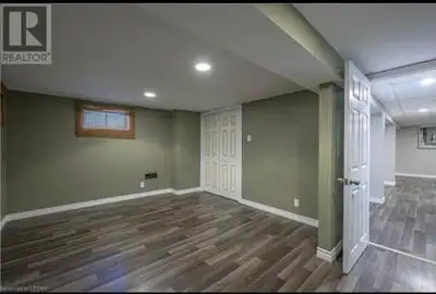 Private room for rent. Vegetarians preferred