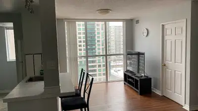 LUXURY 3-BEDROOM CORNER UNIT - ALL-INCLUSIVE RENT! 265 Enfield Place - Corner Unit 1010 RARE TRUE 3-...