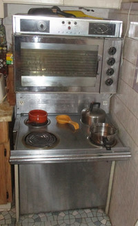 Vintage 1960 Tappan Trendline electric range stove oven