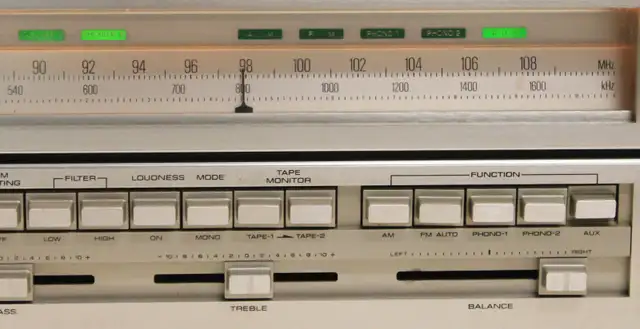 Vintage (1976-77) Toshiba SA-520 Stereo Receiver in Stereo Systems & Home Theatre in St. Catharines - Image 6