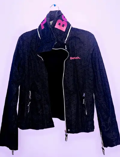 Woaman’s Bench jacket, View more