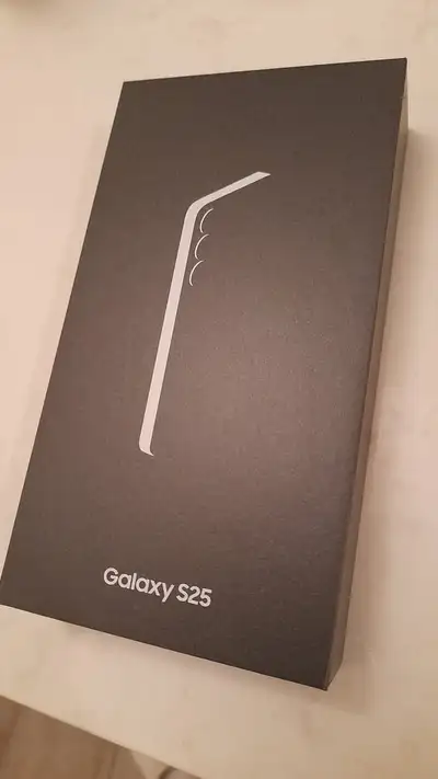 BNIB unopened Samsung Galaxy S25 Pinkgold 256GB, View more