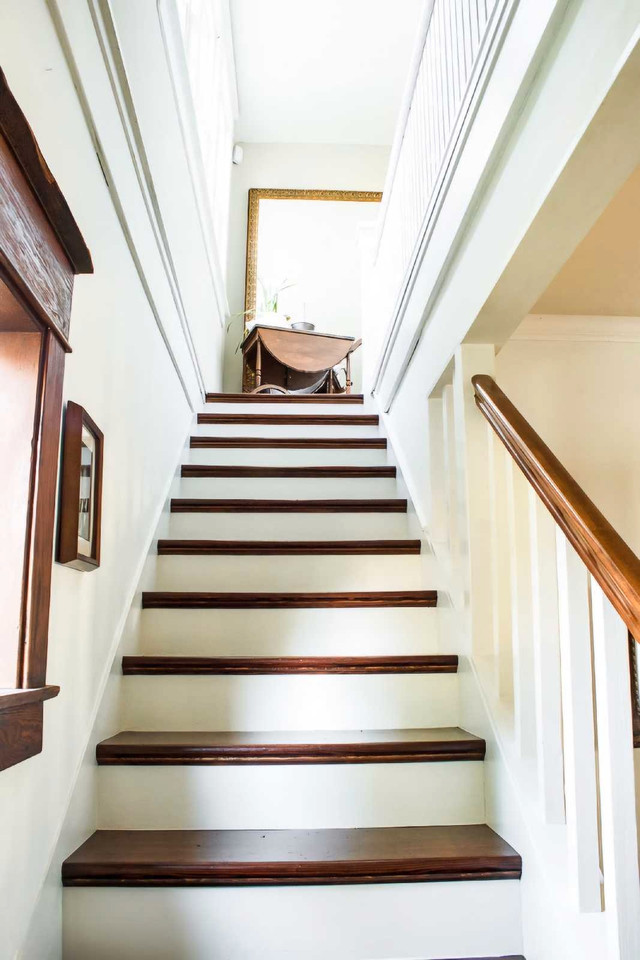 Staircase Refinishing  in Painting & Paint Supplies in Markham / York Region - Image 3