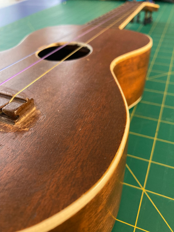 Beautiful antique ukulele as is. in String in Kitchener / Waterloo - Image 3