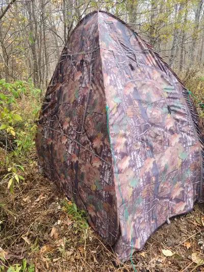 Tente de chasse, View more