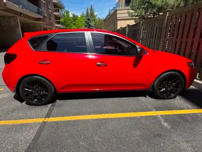 2012 Kia Forte5 EX Automatic Hatchback – Accident-Free, Excellent Condition – Rust-Free Asking Price...