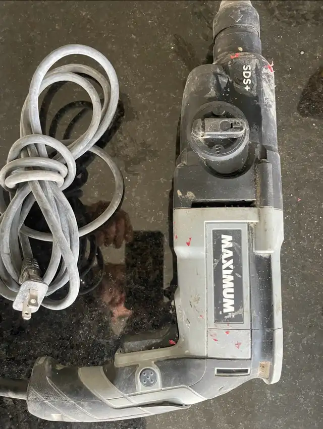 MAXIMUM SDS-Plus Rotary Hammer Drill in Power Tools in Hamilton - Image 2