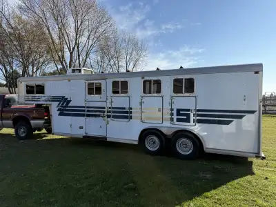 horse trailer, View more