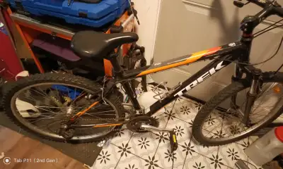Trek 3500 Mountain Bike, View more