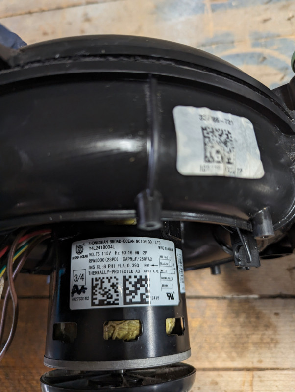 Carrier Bryant Payne Inducer Motor - HB27CQ102 - Y4L241B004L in Heating, Cooling & Air in City of Toronto - Image 2