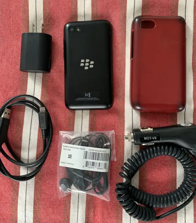 BlackBerry Q5  (8GB-Unlocked) GSM Dual-Core OS 10.2  Cell Phone in Cell Phones in City of Toronto - Image 10