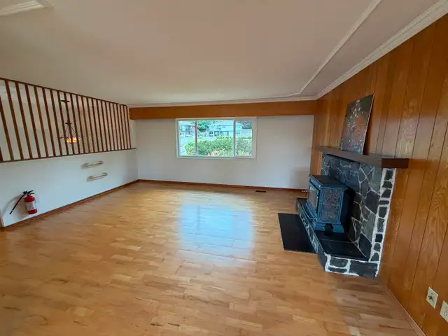 Bright & Quiet 3-Bedroom All-included Top-Floor Suite in Long Term Rentals in Victoria - Image 4