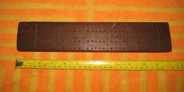 Vintage antique homemade cribbage board game folk art rustic in Toys & Games in City of Toronto - Image 2