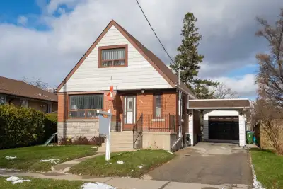 8 Glaive Dr, Scarborough A large room of a basement for rent (two persons maximum) From August or Se...