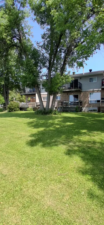 One bedroom on a Callander Bay lakefront