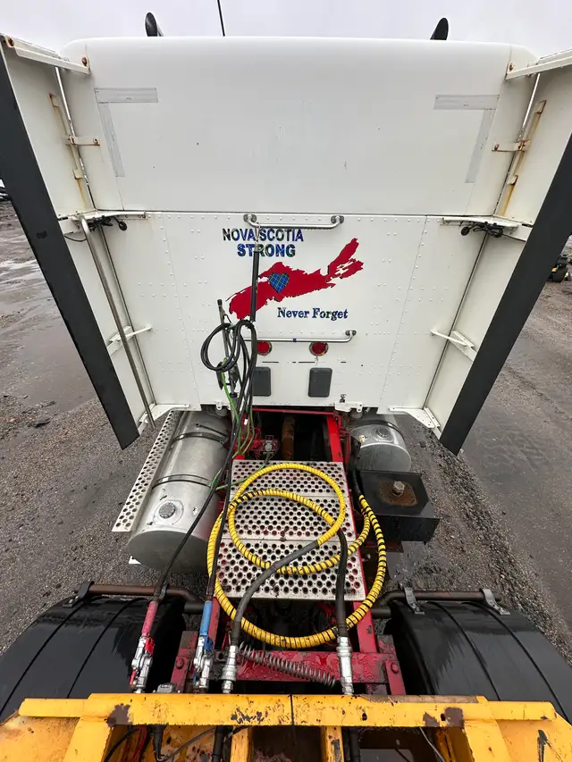 2020 KENWORTH T880 – PACCAR X15 – 510 HP – 18 SPEED in Heavy Trucks in City of Toronto - Image 10