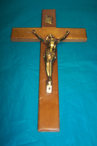 Crucifix bois et laiton