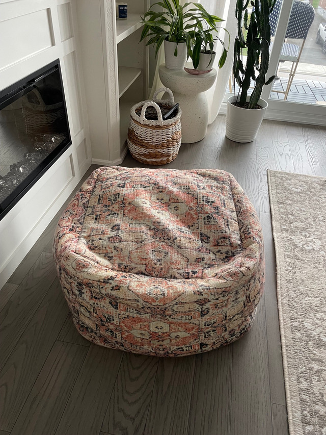 Ottoman Pouf  in Couches & Futons in Mississauga / Peel Region