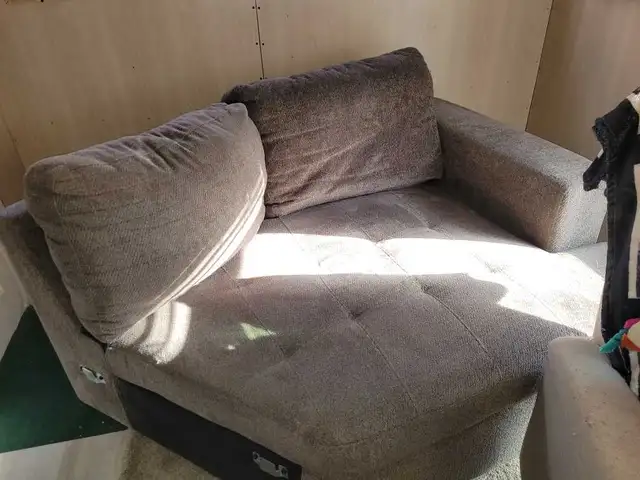 Corner Couch in Couches & Futons in Muskoka - Image 6