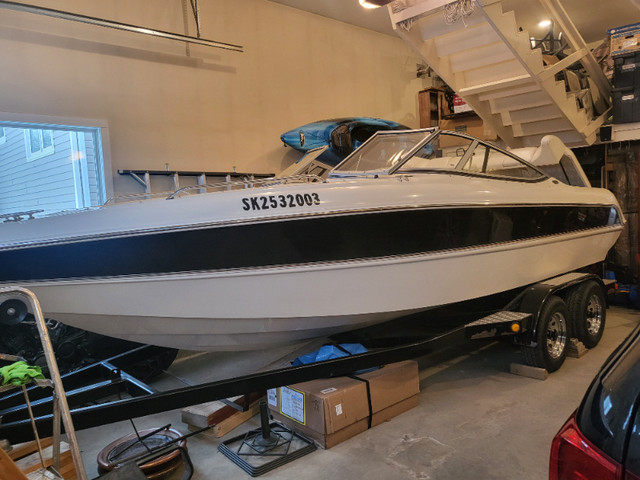 2007 STINGRAY 220LX BOWRIDER 112 hours in Powerboats & Motorboats in Regina