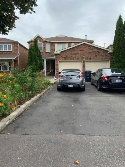 4bed 2.5 bath for rent in Scarborough