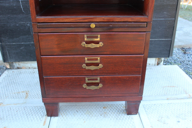 Meuble classeur antique à multiples tiroirs dans Bibliothèques et étagères  à St-Georges-de-Beauce - Image 4