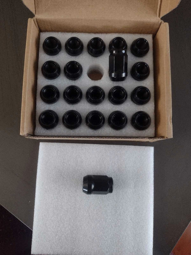 Lug nut m12x1.5 paquet de 20 dans Autres pièces et accessoires  à Saint-Hyacinthe