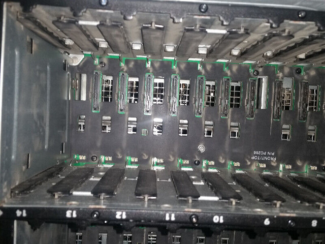 Dell PowerVault MD AMP01 15-Bay sas Storage Array with Power Sup dans Autre  à Ville de Montréal - Image 4