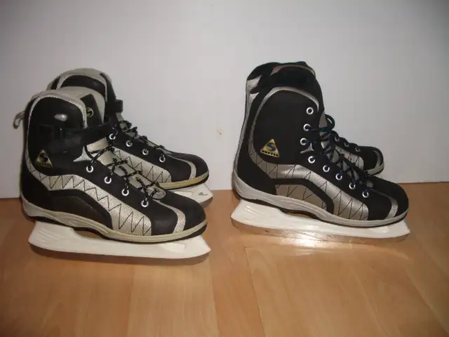 patins chaud _ SOFTEC _ size 10 US men or 11 US homme warm soft in Skates & Blades in City of Montréal - Image 6
