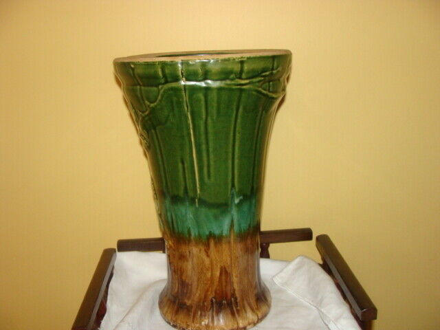 Vase à fleurs, en céramique de couleur vert dans Art et objets de collection  à Laval/Rive Nord - Image 4