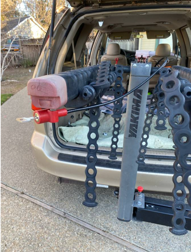 Yakima Full-swing bike carrier in Other in Ottawa - Image 5