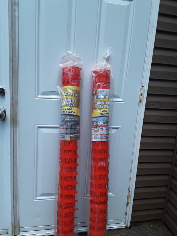 2 rouleaux de cloture à neige en PVC orange $30.00 chaque dans Terrasses et clôtures  à Ouest de l’Île - Image 2