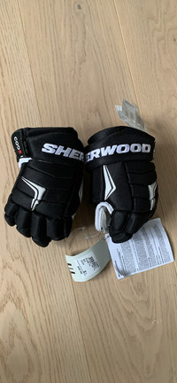 Junior Sherwood hockey gloves size 6