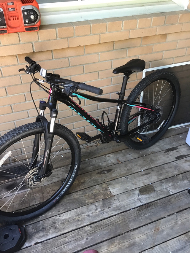 specialized women's pitch mountain bike