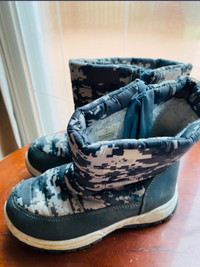 Boys Winter Snow Boots Size 2