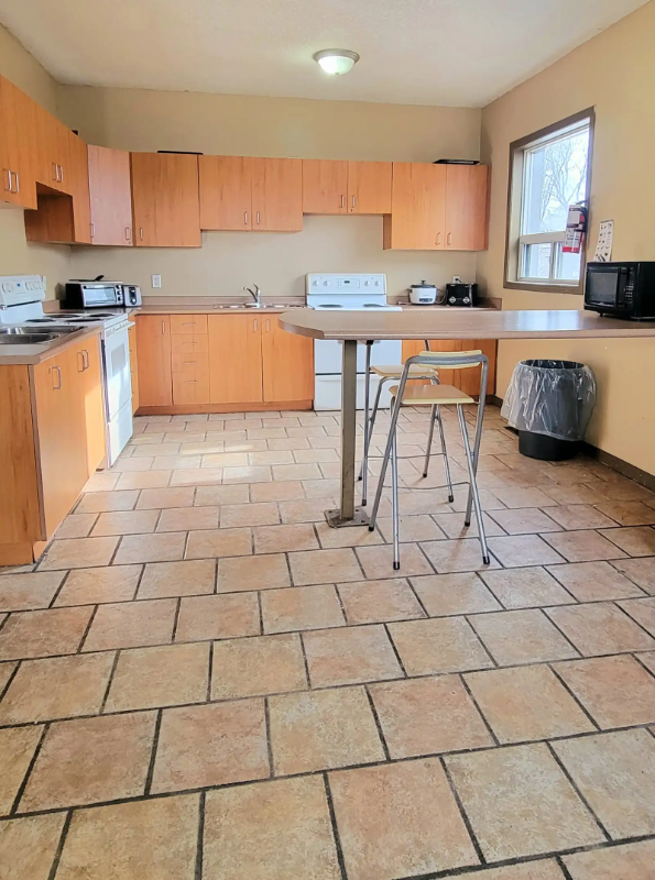 McMaster Student Housing - WiFi, Maid, Parking, Great Location! in Room Rentals & Roommates in Hamilton - Image 6