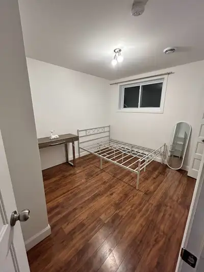 2 chambres à louer dans un grand 7 1/2 sur deux étages! POUR FILLES SEULEMENT Déjà 3 étudiantes ador...